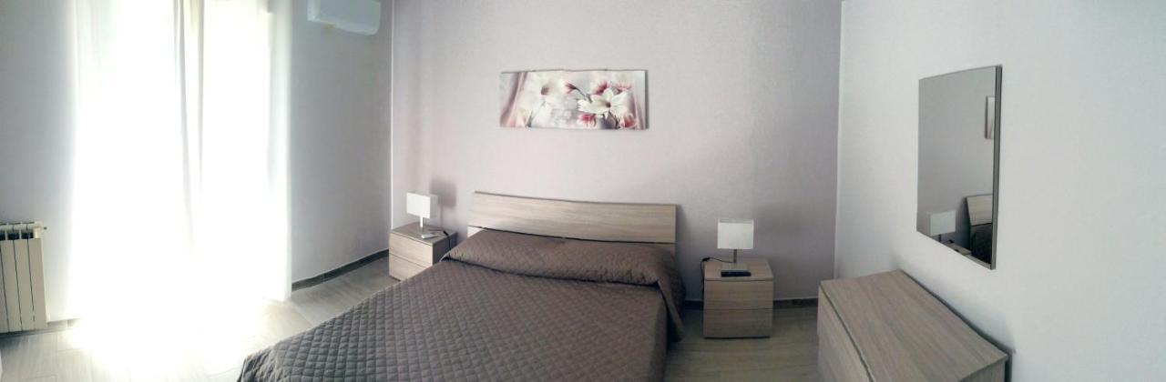 Brevi vacanze a Brolo Esterno foto