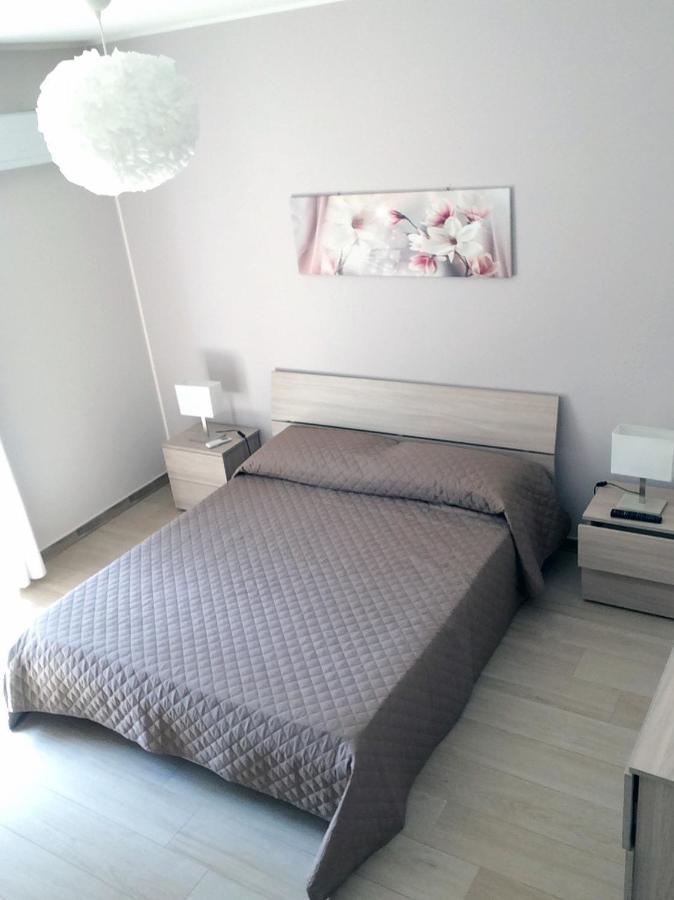 Brevi vacanze a Brolo Esterno foto